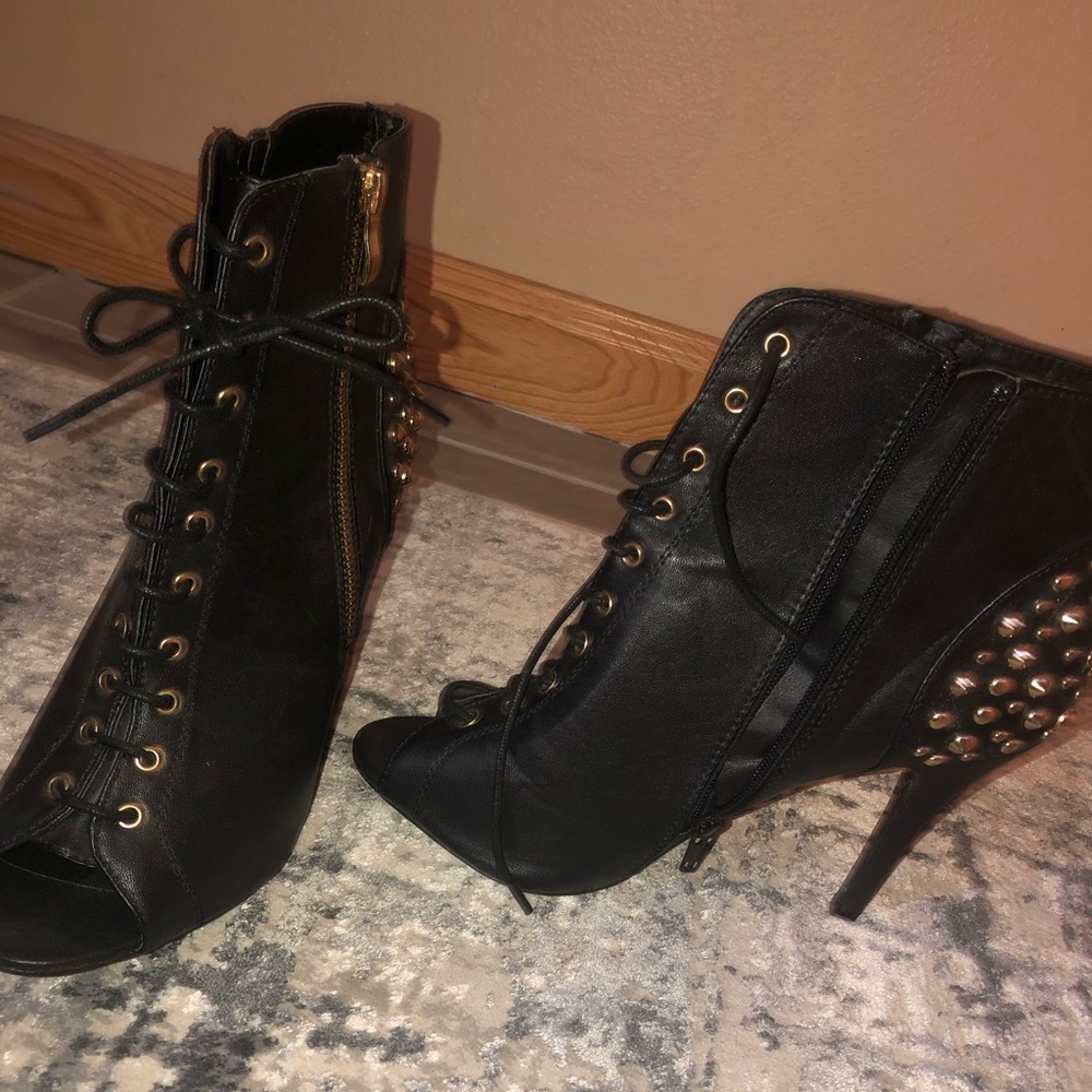Black heels 🖤 size 10 🖤 Never Worn 🖤